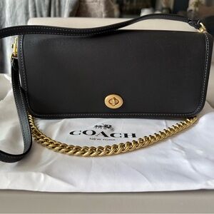 Original  Dinky 1974 Gold Chain Shoulder Bag CW641 in Black